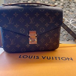 Louis Vuitton Pochette Metis